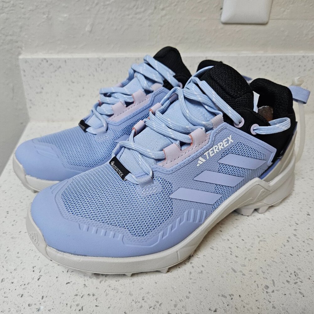 New Adidas Terrex Gore Tex Hiking Sneaker Size 7.5 Womens No Box